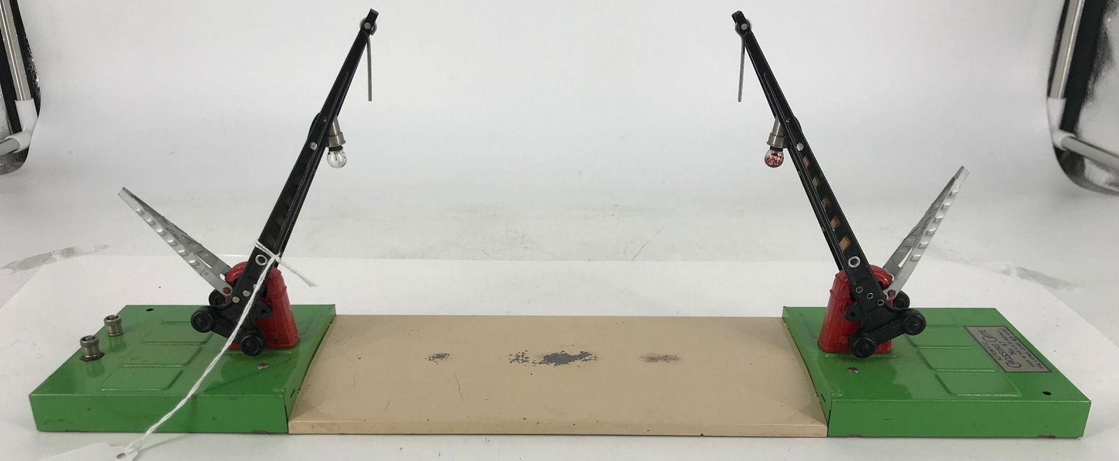 LIONEL PRE-WAR O GAUGE #47 CROSSING GATE (1 of 3)