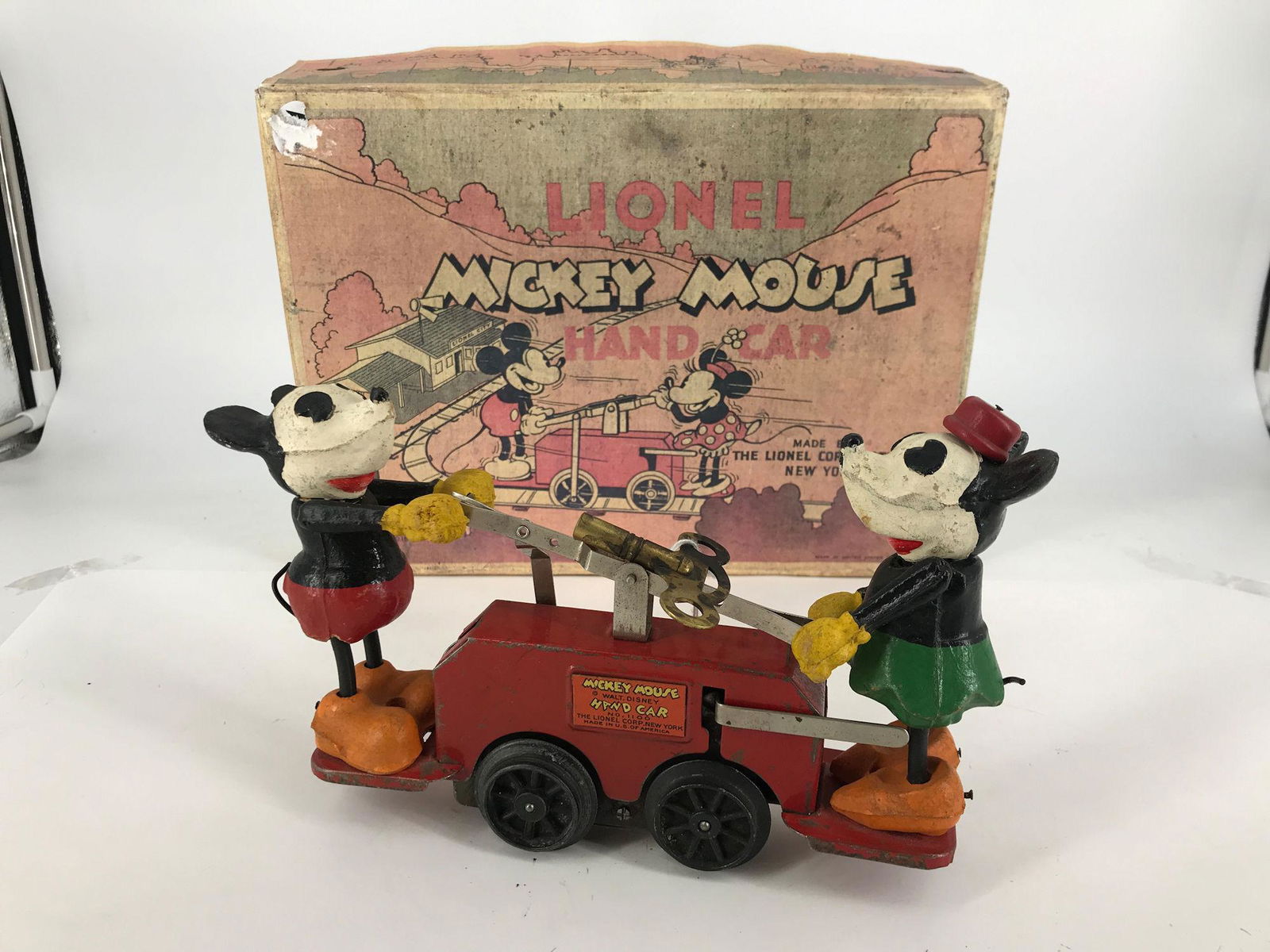 LIONEL PREWAR O GAUGE MICKEY MOUSE HAND CAR AND KEY (1 of 8)