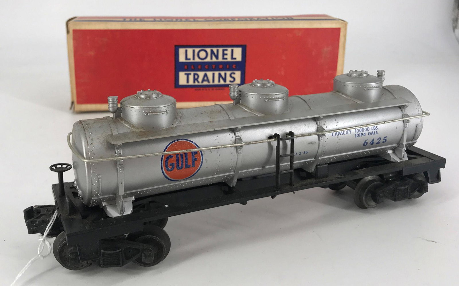 LIONEL POSTWAR O GAUGE 6425 GULF THREE DOME TANK CAR IN (1 of 2)