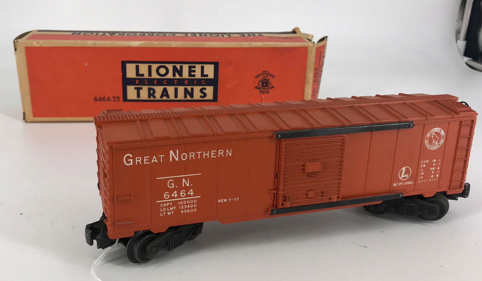 LIONEL POSTWAR O GAUGE 6464-25 GREAT NORTHERN BOX CAR (1 of 3)