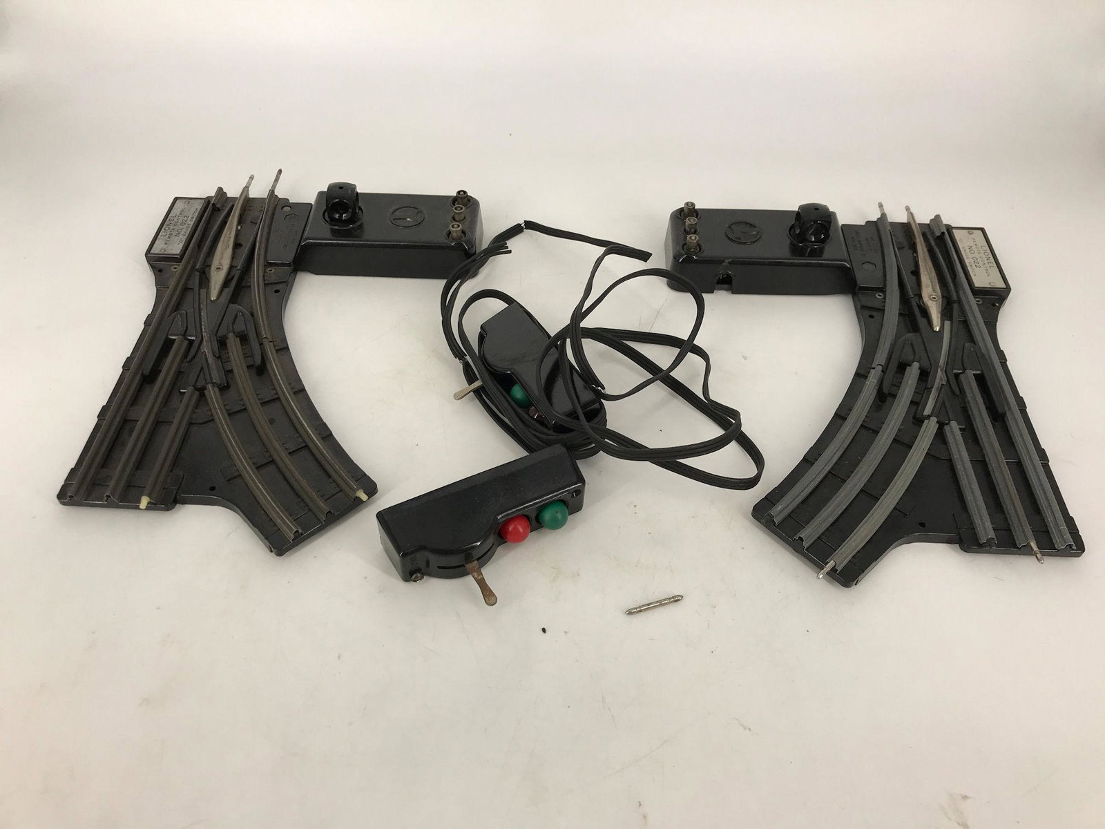 LIONEL O GAUGE POST WAR PAIR OF NUMBER 022 SWITCHES IN: LIONEL O GAUGE POST WAR PAIR OF NUMBER 022 SWITCHES IN ORIGINAL BOX