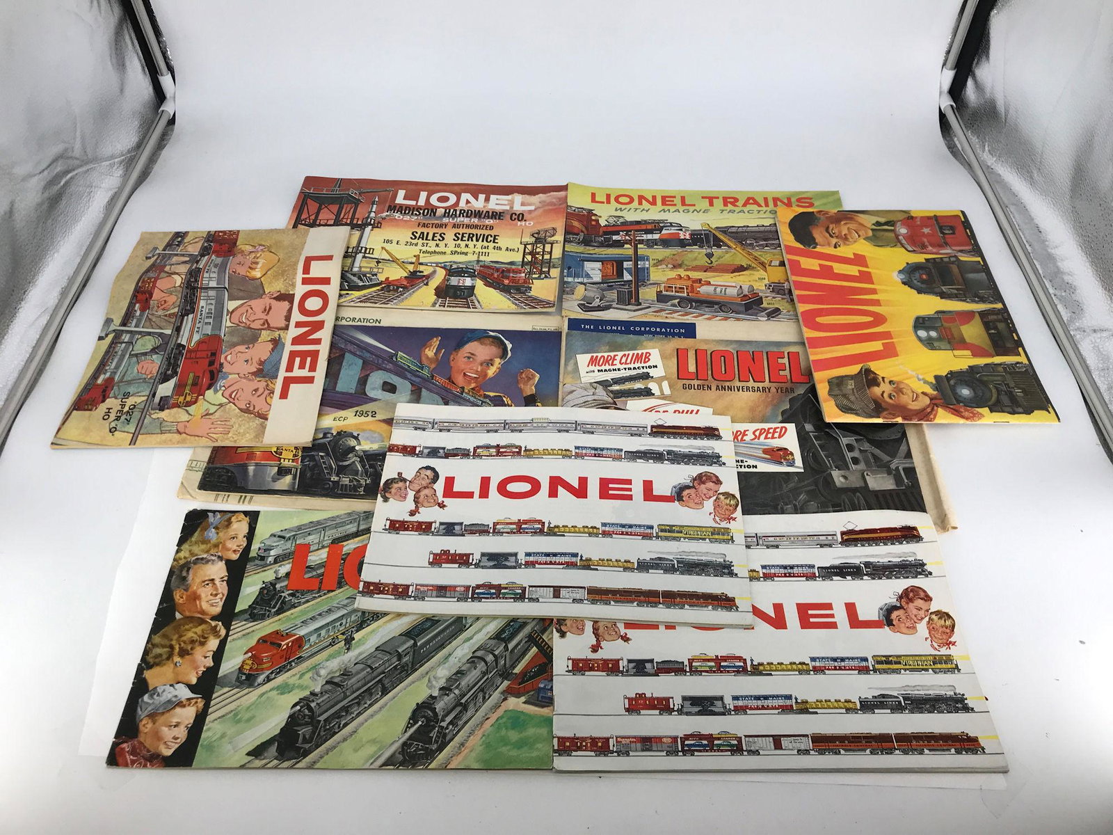 9 LIONEL POST WAR CATALOGS INCLUDING 1 MADISON HARDWARE (1 of 10)