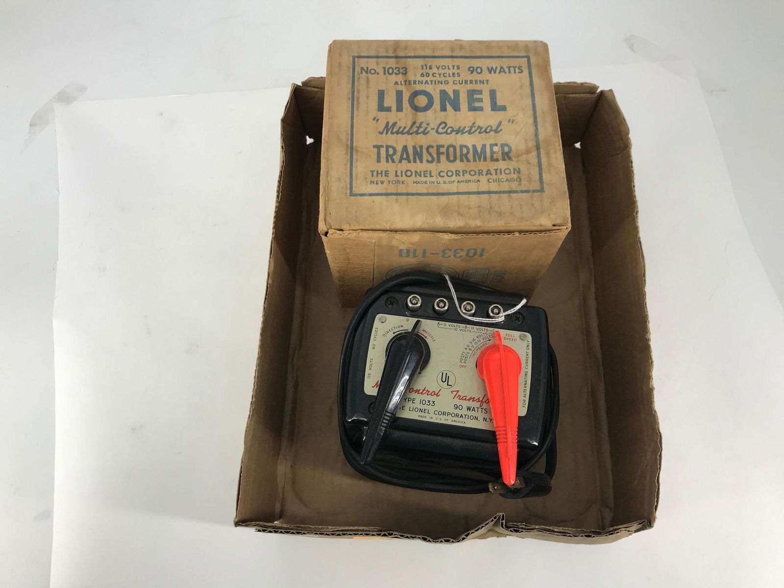 LIONEL POSTWAR #1033 TRANSFORMER WITH BOX (1 of 1)