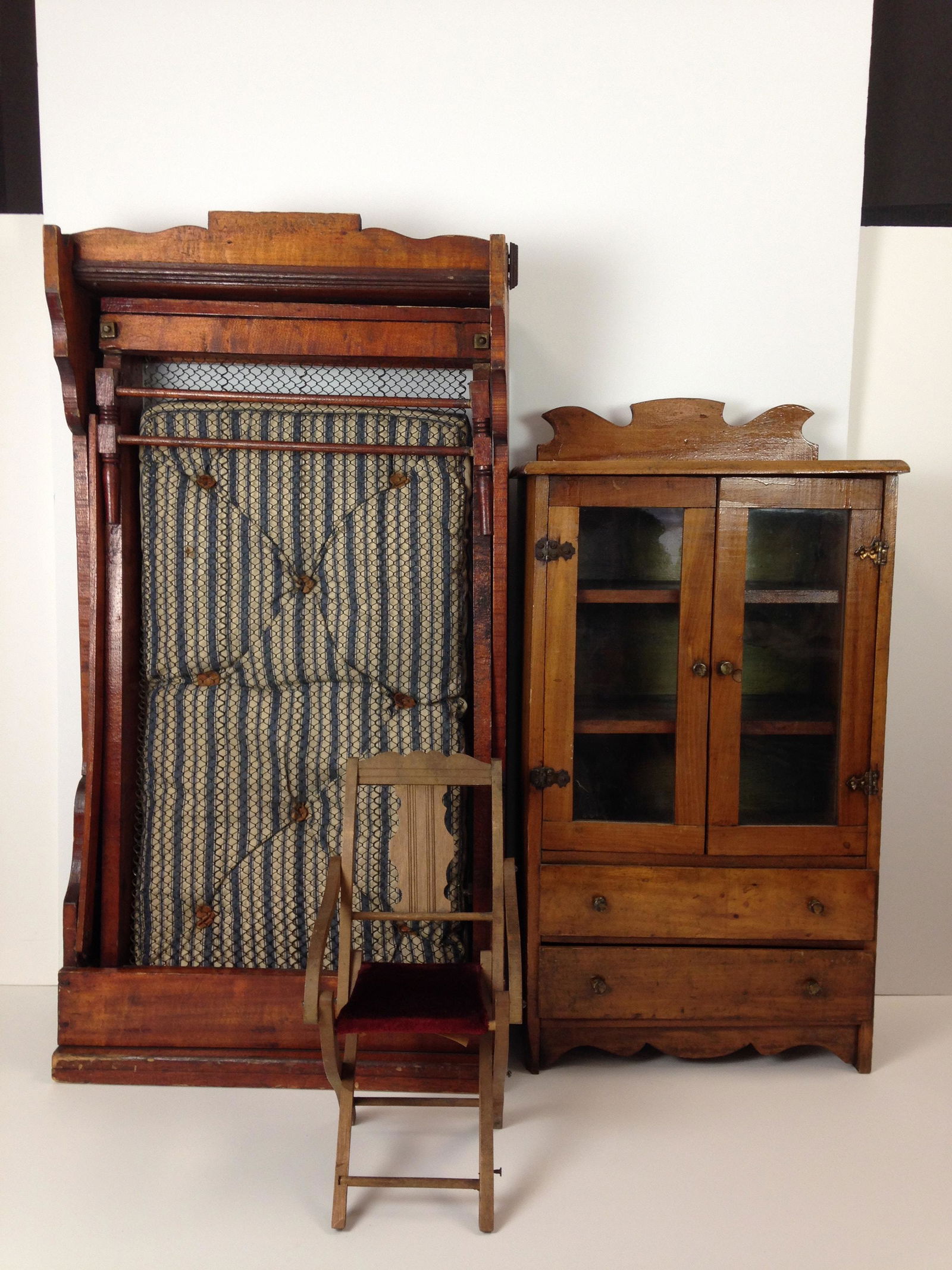 (3) PIECES ANTIQUE DOLL FURNITURE. INCLUDES CABINET (1 of 5)