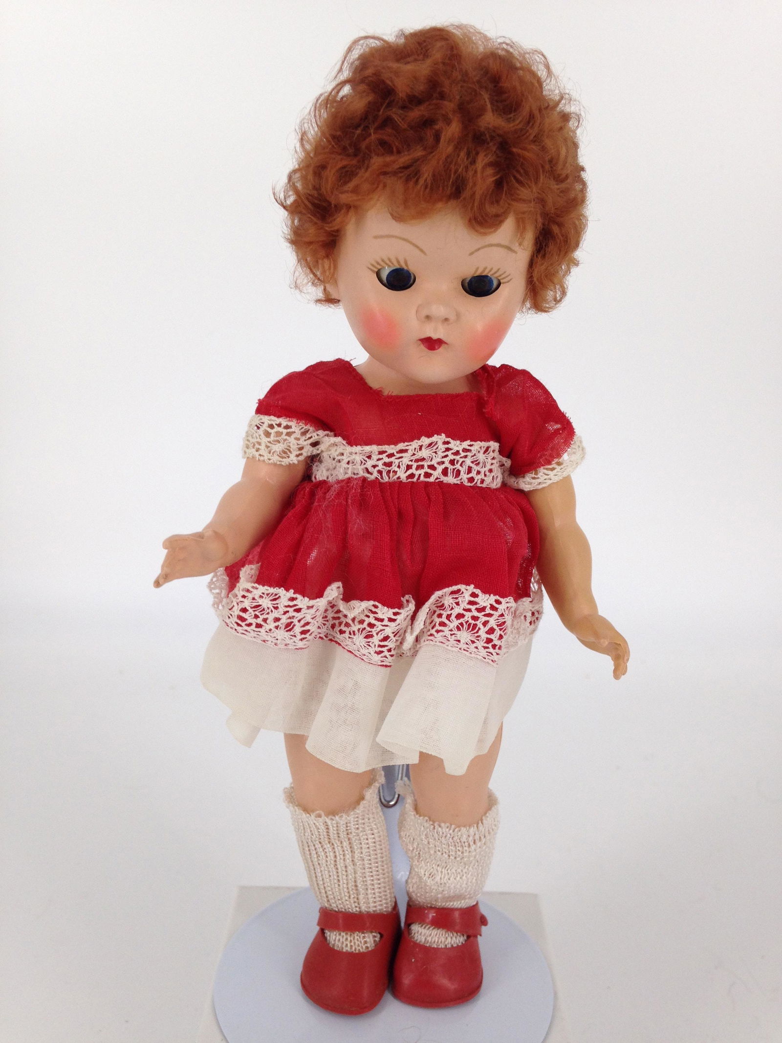 7 1/2" VOGUE HARD PLASTIC SL GINNY. RED POODLE CUT SKIN (1 of 3)