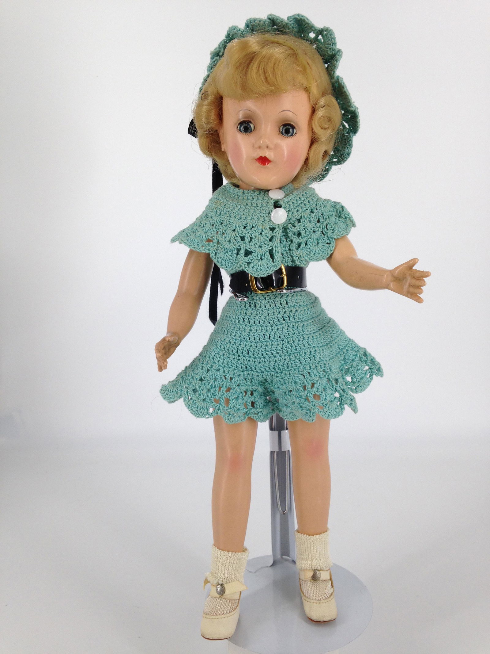 14" HARD PLASTIC MARY HOYER DOLL. BLONDE WIG IN (1 of 4)