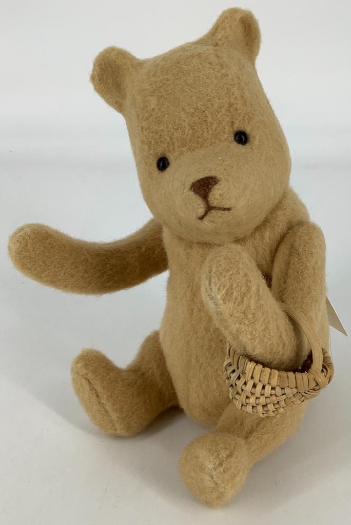 7" (sitting) R. John Wright "Silly Old Bear". Made (1 of 1)