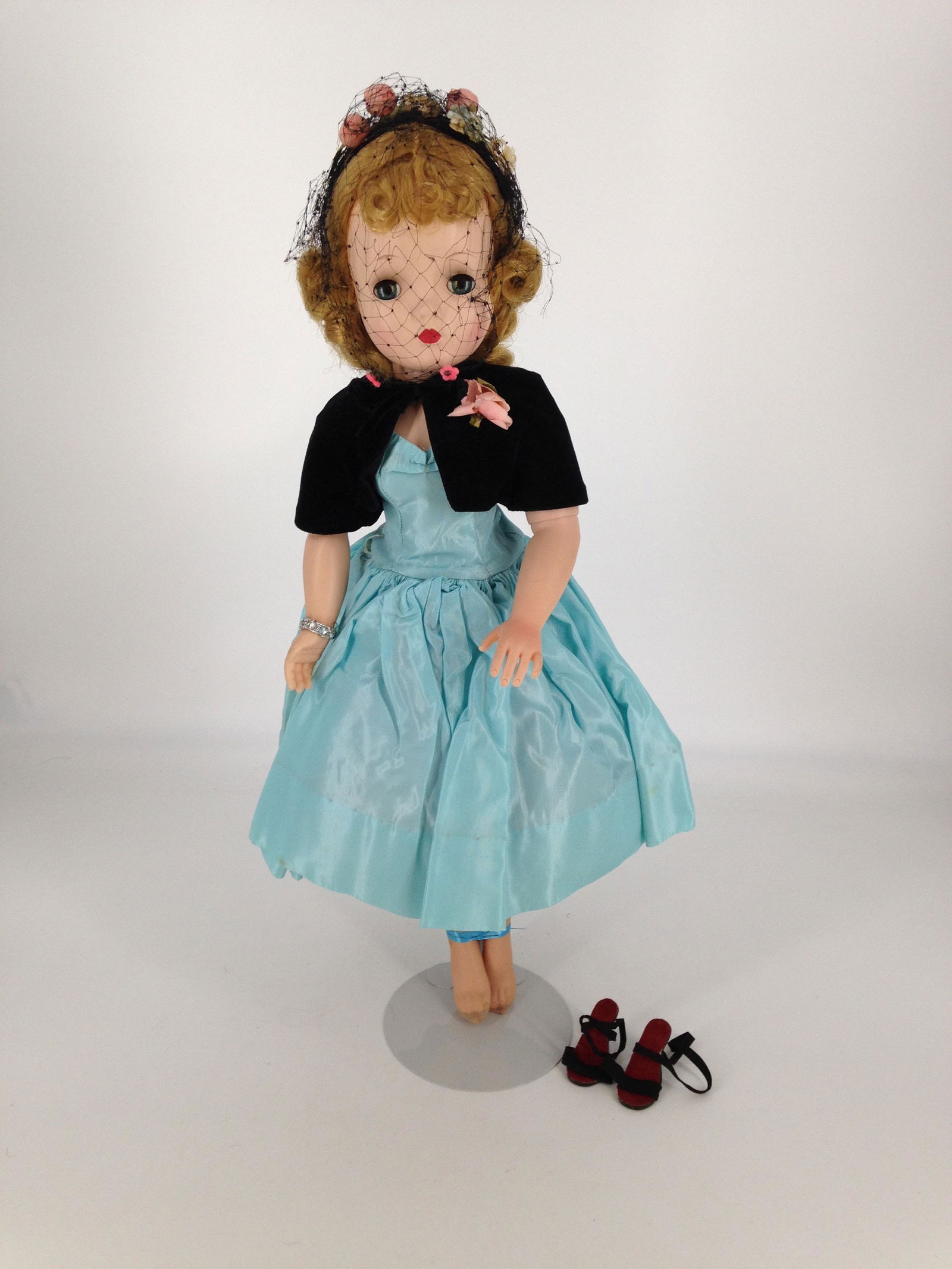 20" MADAME ALEXANDER CISSY. HARD PLASTIC HEAD, (1 of 3)