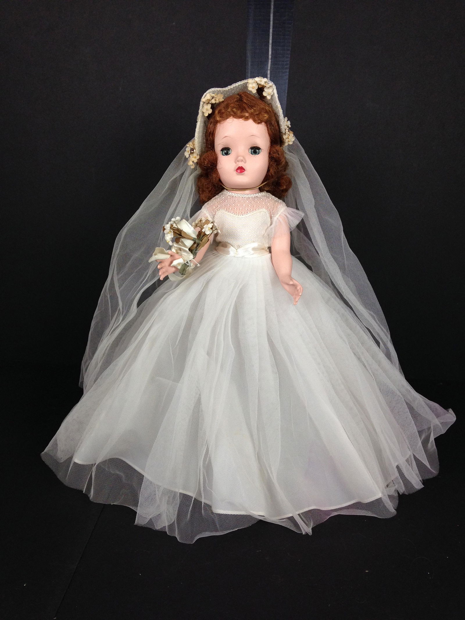 14" MADAME ALEXANDER HARD PLASTIC BINNIE BRIDE DOLL. (1 of 4)