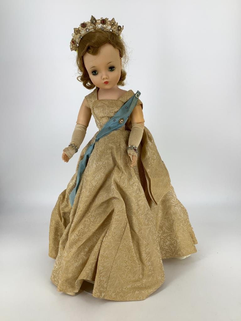 20" MADAME ALEXANDER HARD PLASTIC CISSY "QUEEN". (1 of 1)