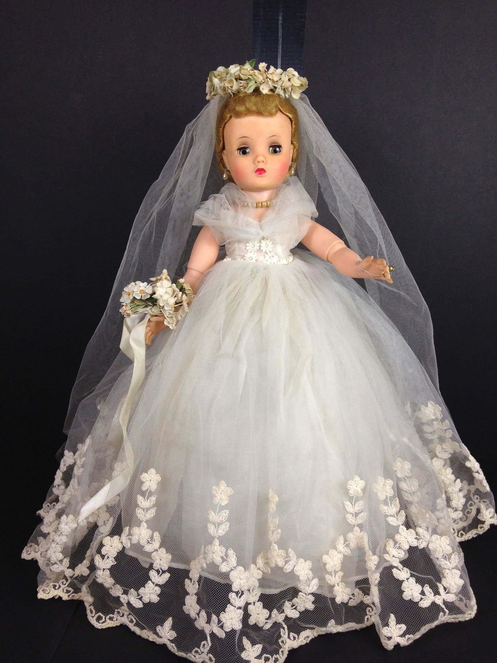 16" VINTAGE MADAME ALEXANDER ELISE BRIDE (1958). HARD (1 of 3)