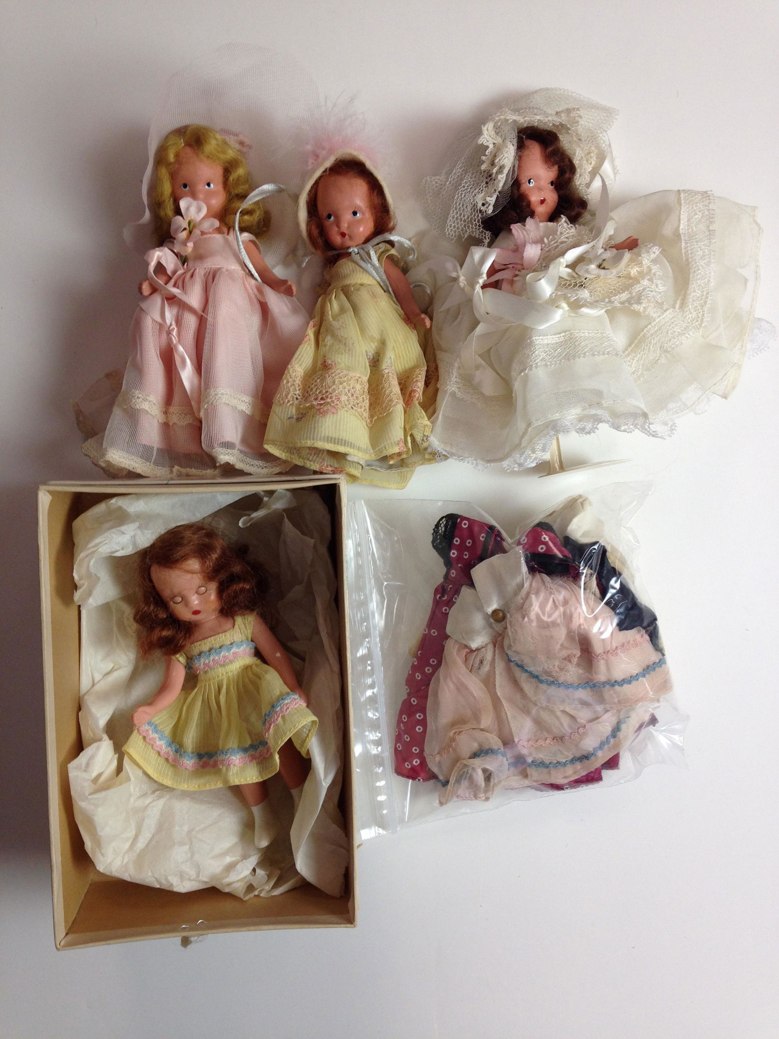 LOT OF VINTAGE NANCY ANN STORY BOOK DOLLS AND (1 of 2)