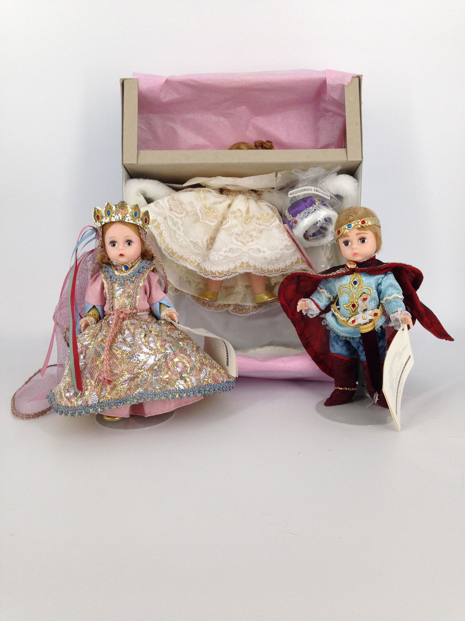 (2) BOXED MADAME ALEXANDER DOLLS INCLUDING "QUEEN (1 of 3)