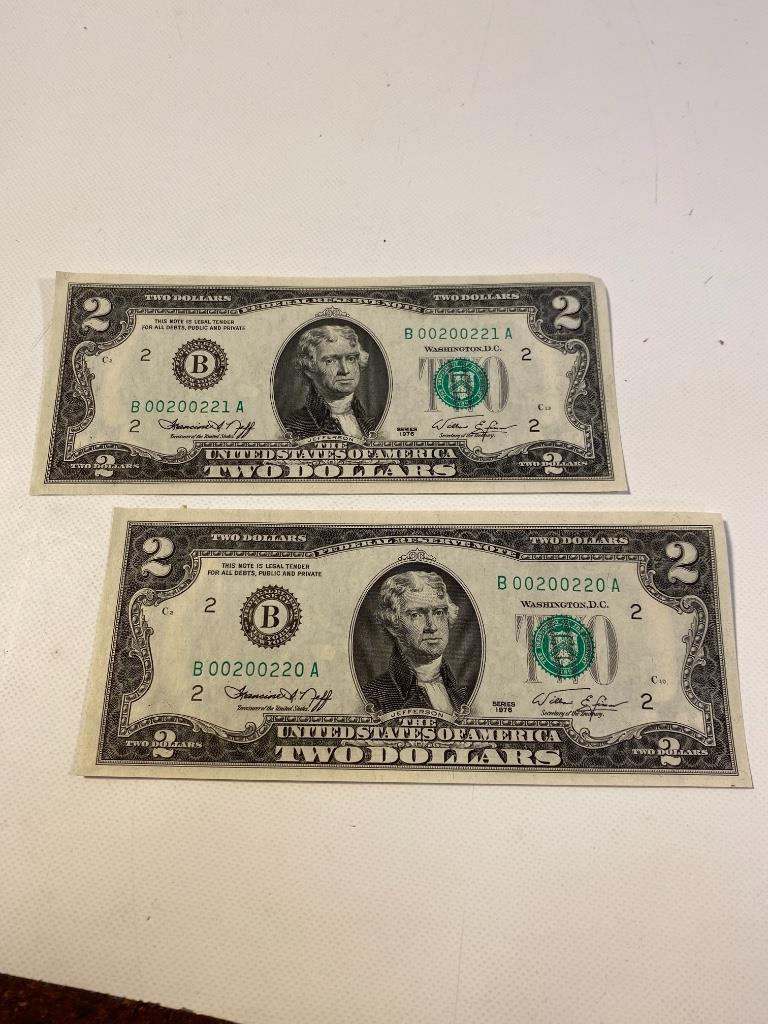 Two Consecutive U.S. Bicentennial $2.00 Bills - series (1 of 2)