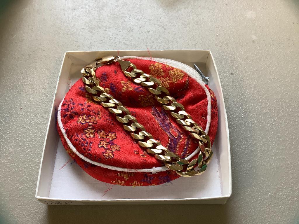 10kt Yellow Gold Bracelet & Red Pouch (1 of 2)