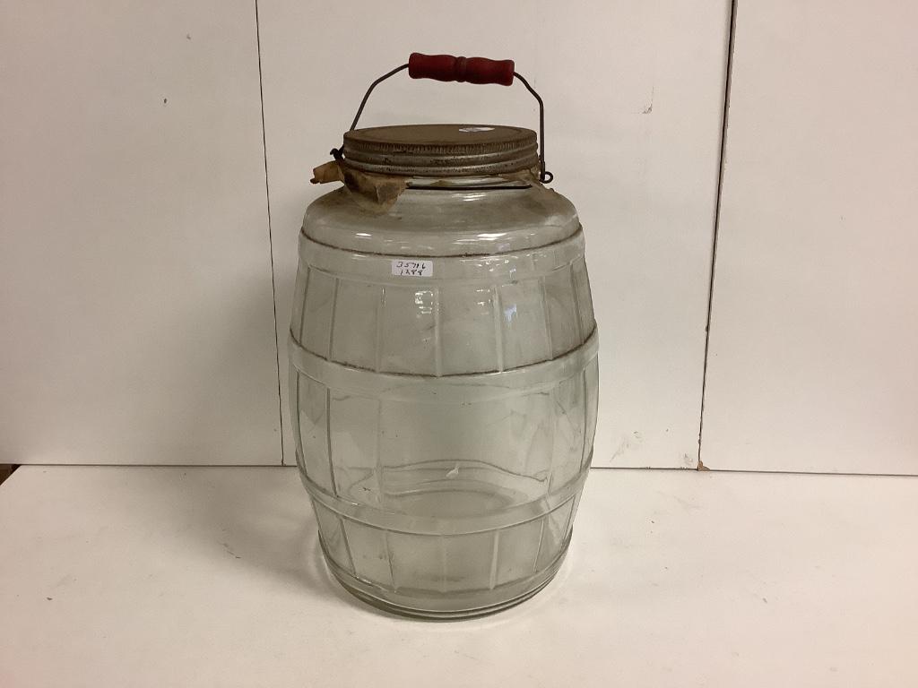 Large glass jar with lid and bale. (1 of 1)