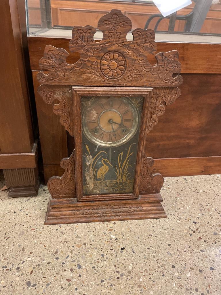 Sessions gingerbread mantel clock. Some roughness and (1 of 3)