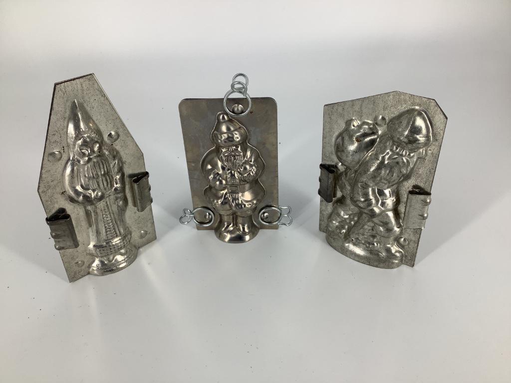 Box lot of three Santa chocolate molds. (1 of 1)