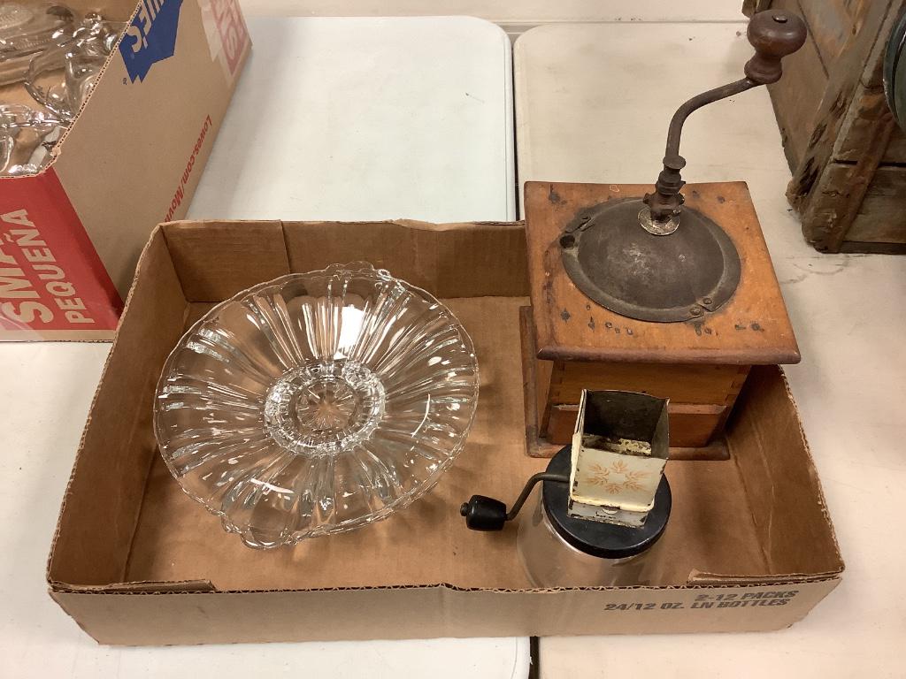 Box lot including two coffee grinders and two glass (1 of 1)