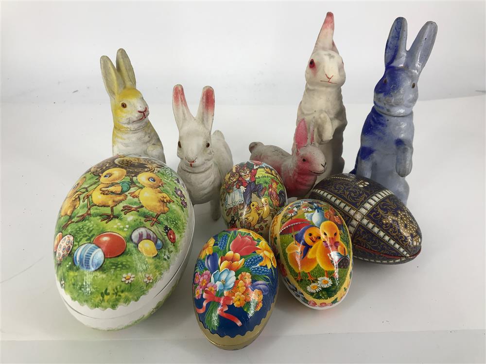 BOX LOT OF VINTAGE PAPER MACHÃ‰ CANDY CONTAINERS AND (1 of 2)