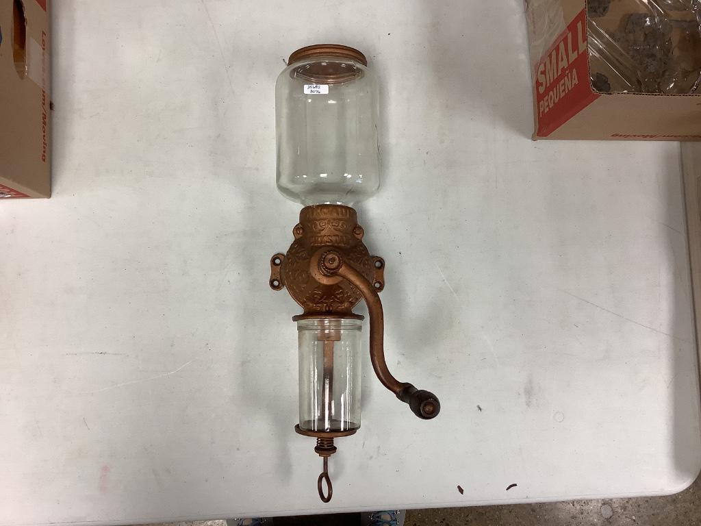 Arcade coffee grinder. (1 of 1)