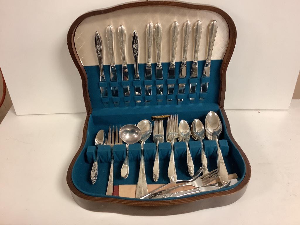 Box lot of flatware in box (1 of 1)