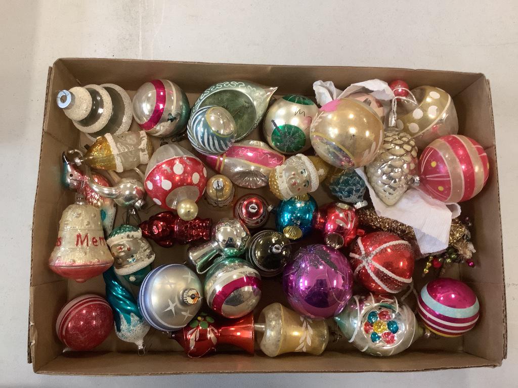 Box lot of vintage Christmas decorations (1 of 1)