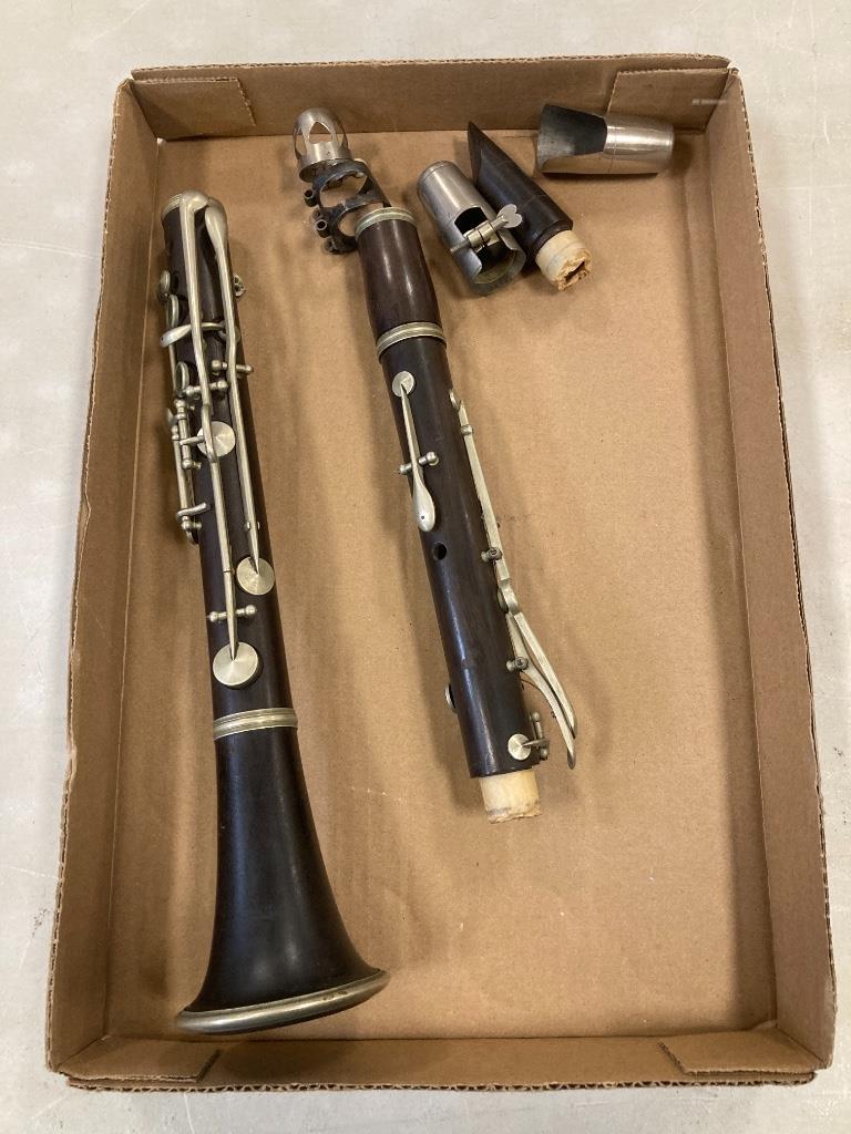 Vintage wooden clarinet: Vintage wooden clarinet
