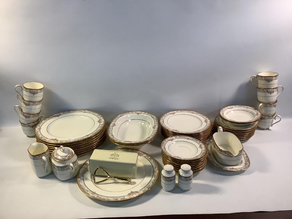 56 piece set of Noritake Bone China: 56 piece set of Noritake Bone China