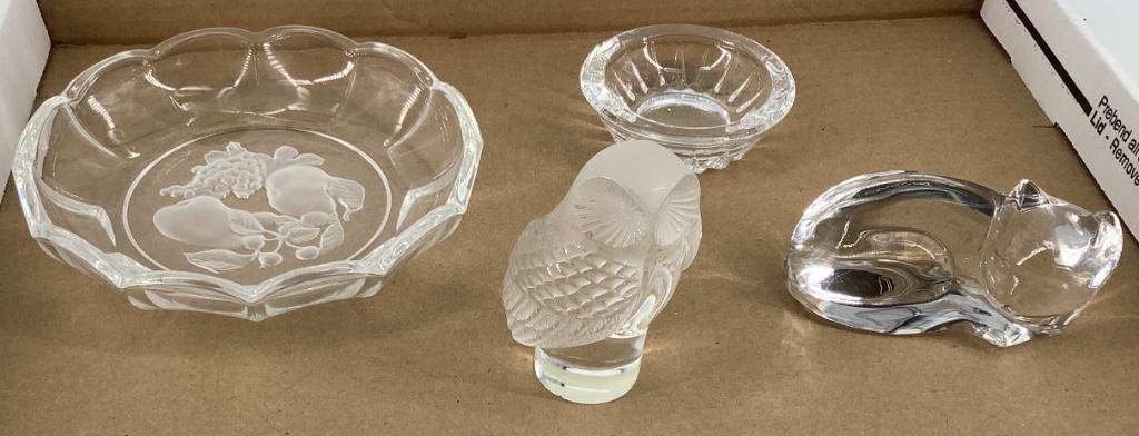4 pieces of French glass. Including Val St. Lambert: 4 pieces of French glass. Including Val St. Lambert
