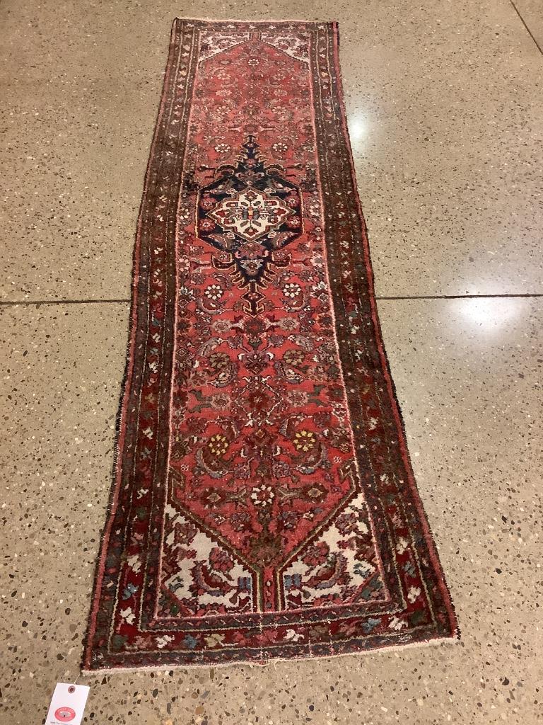Oriental rug Persian runner, 9' 6" x 2' 6": Oriental rug Persian runner, 9' 6" x 2' 6"