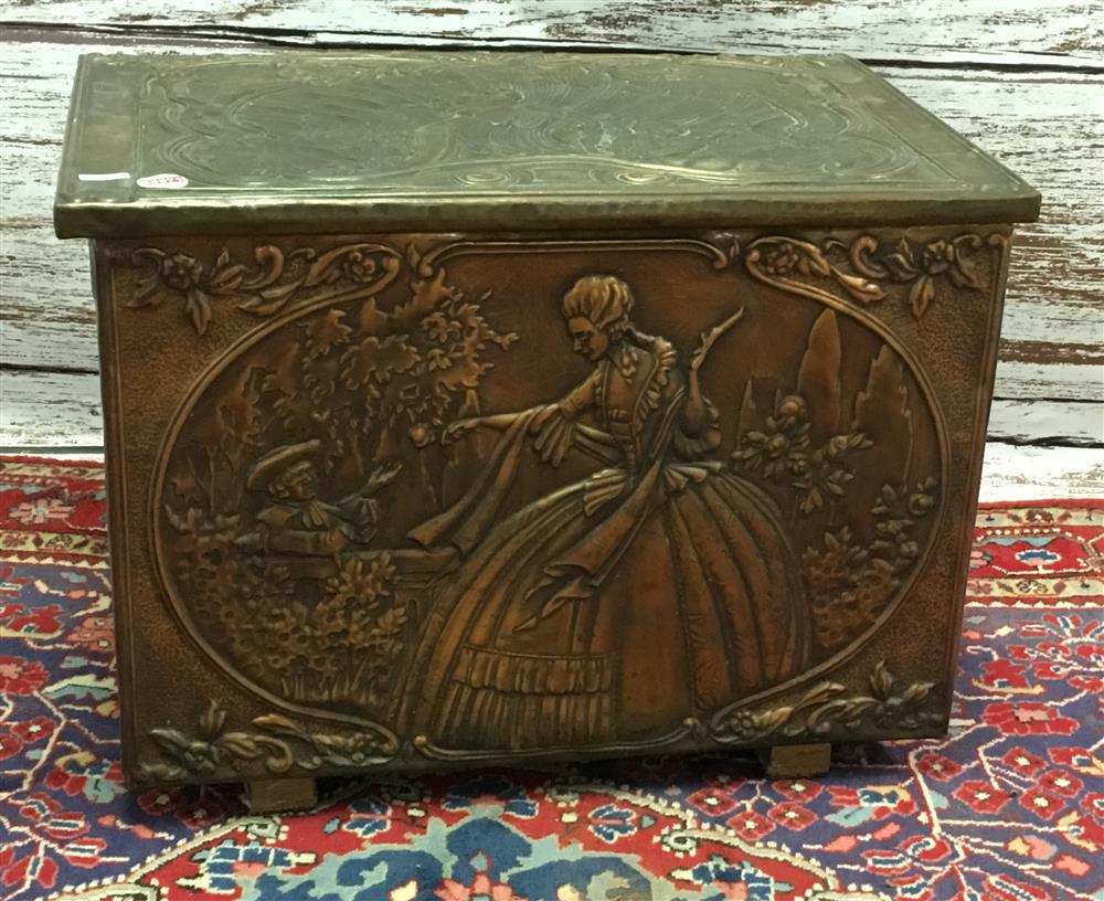 IMBOSSED COPPER PLAD WOOD BOX. (1 of 1)