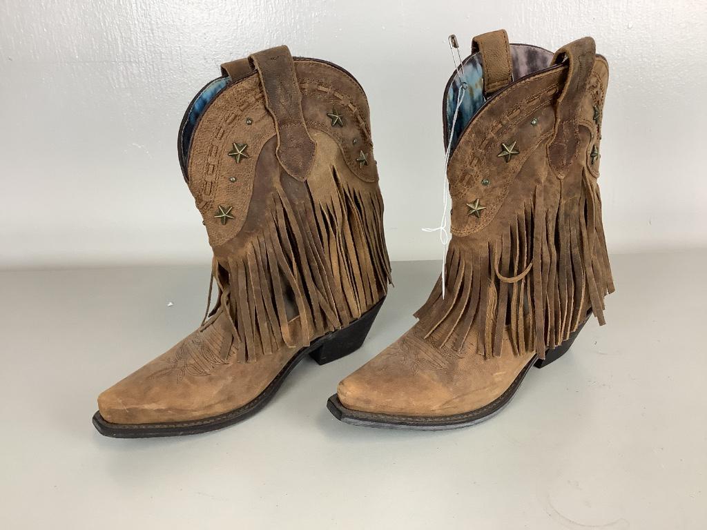 Pair of Native American ladies leather boots, size: Pair of Native American ladies leather boots, size womenâ€™s 7m, Lea. Vamp. Fox