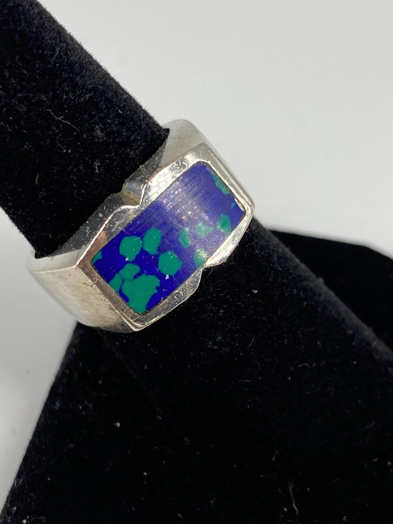 Sterling Silver Southwestern Style Ring: Sterling Silver Southwestern Style Ring Size 7.25, polished tapered shank ring featuring a flush mounted azurite/malachite inlay (possibly man made stone) stamped & tested, Mexico made (0.34 troy oz t