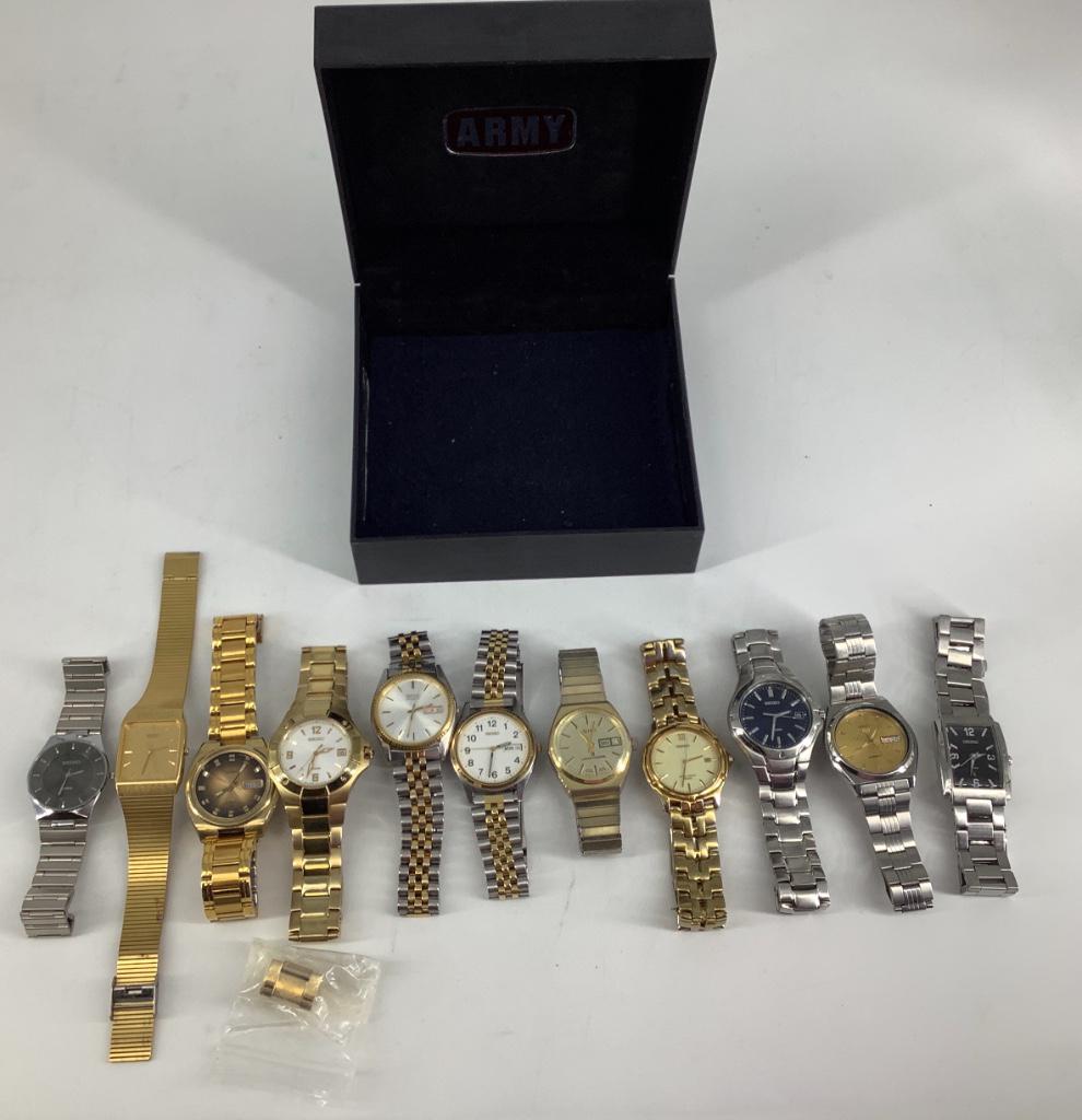 Box Lot Of Seiko Wrist Watches: Box Lot Of Seiko Wrist Watches Five gold tone, three dual tone and three silver tone, almost all are in working condition, several feature scratches on the crystal (11) in total, a verity of modern st