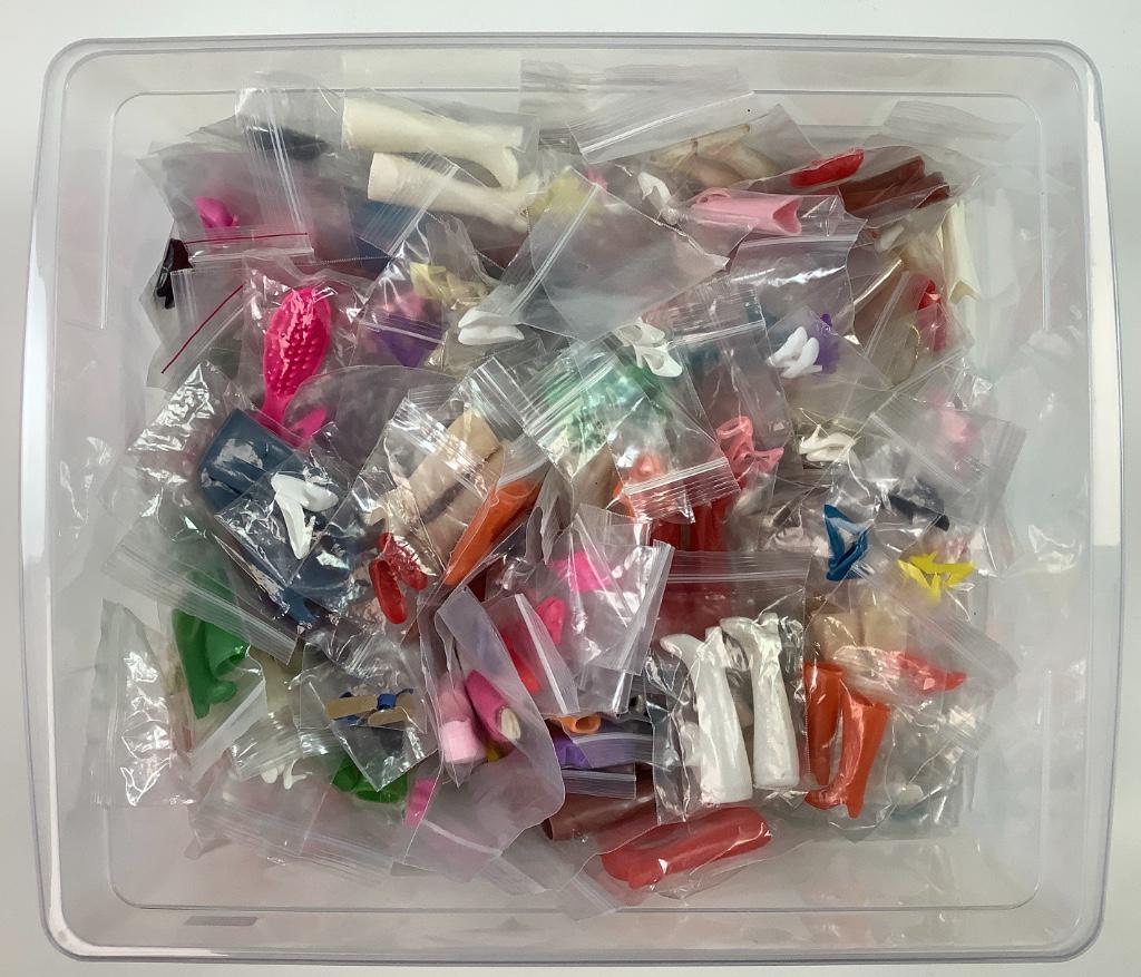 Lot of Barbie and friends shoes including open toe (1 of 1)