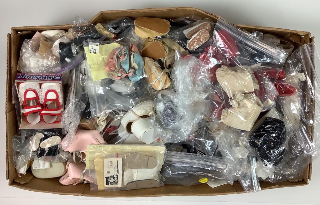 Large lot of miscellaneous doll shoes. (1 of 1)