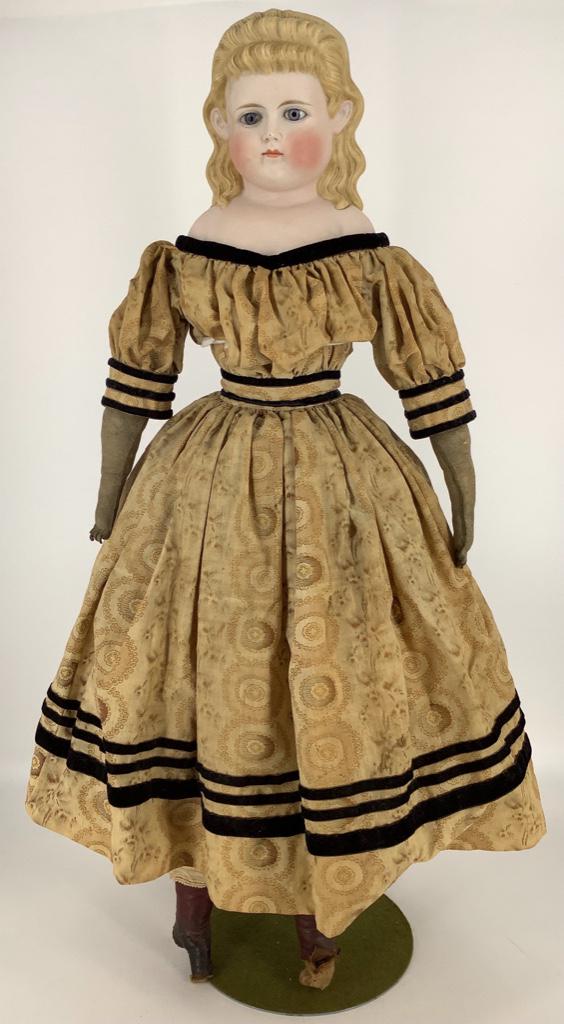 30" Alt, Beck & Gottschalk 974 Bisque shoulder head (1 of 4)