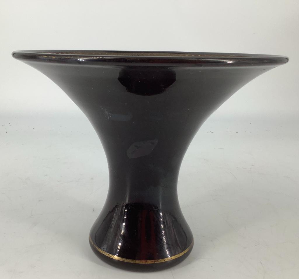 Cambridge glass Ebony 7” tall sweet pea vase 8-1/2" (1 of 2)
