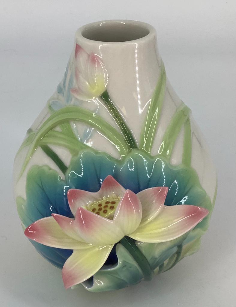 Lotus Harmony Franz vase. (1 of 2)