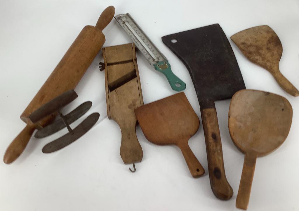 Lot of wooden kitchen primitives (1 of 1)