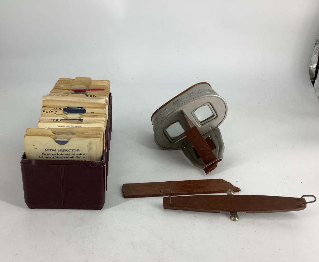 Viewmaster slides and broken stereoscope. (1 of 1)