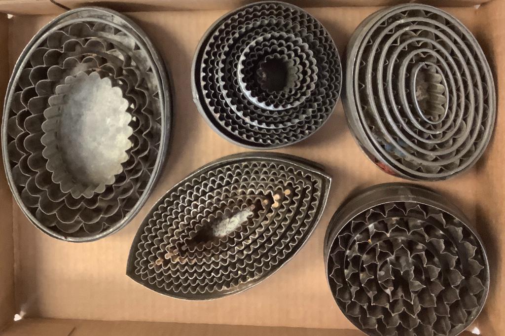 6 sets of metal cookie cutters with containers and (1 of 1)