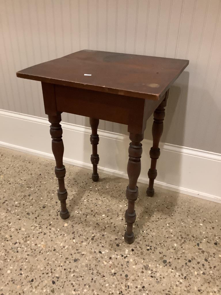 Country Sheraton stand. (1 of 2)