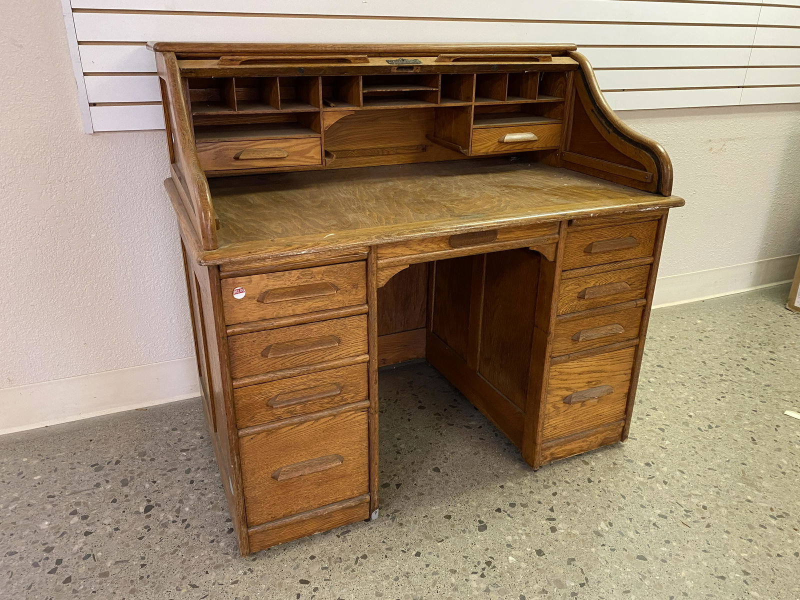 Oak roll top desk with s-roll, 48" x 30" x 44.5": Oak roll top desk with s-roll, 48" x 30" x 44.5"