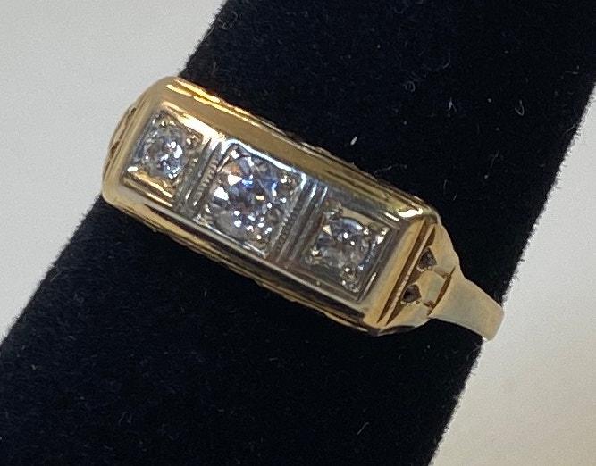 VINTAGE 14KT DUAL TONE DIAMOND RING (1 of 8)