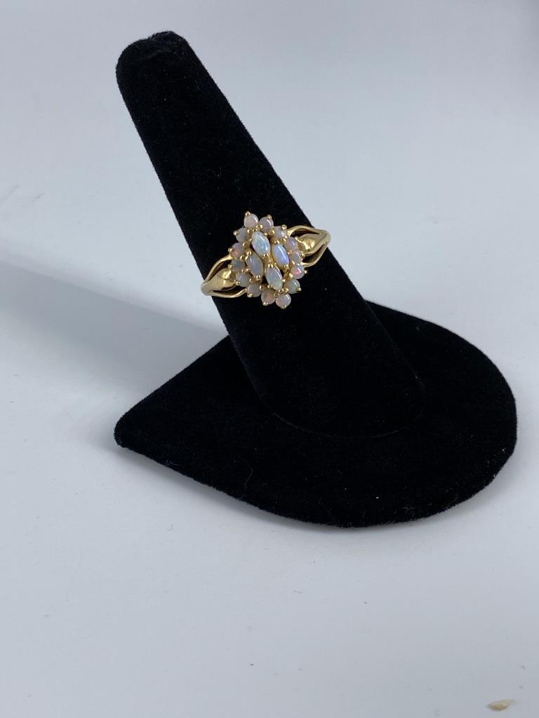 14kt Yellow Gold & Opal Ring (1 of 5)
