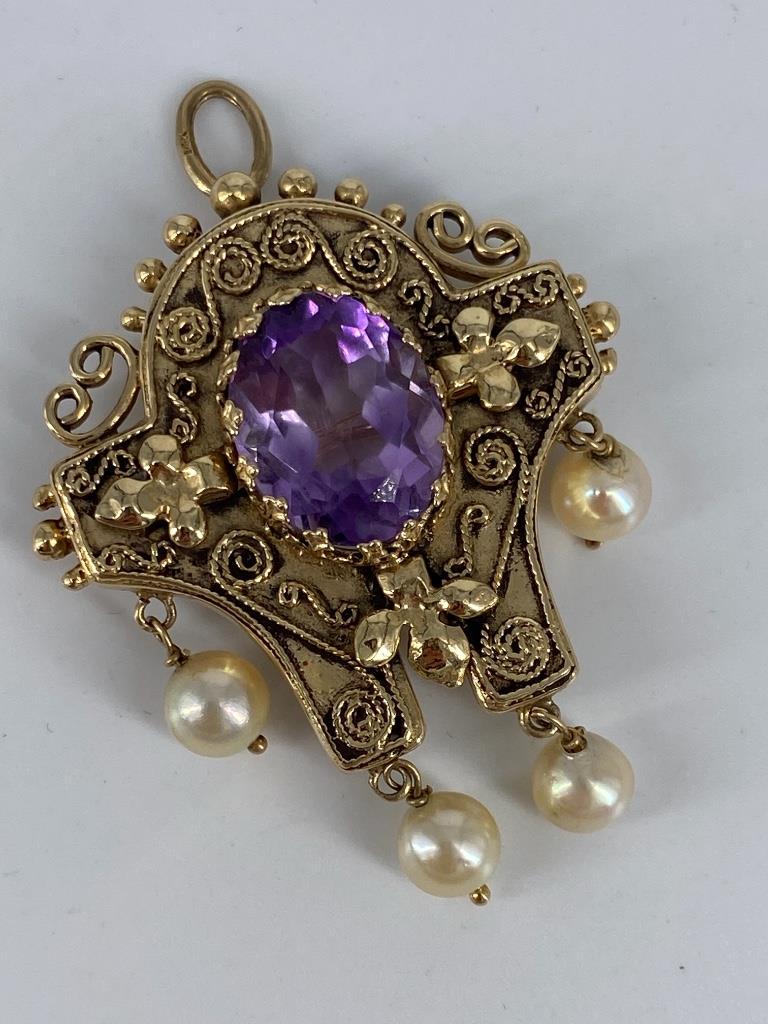 Gold and Amethyst Brooch/Pendant (1 of 7)
