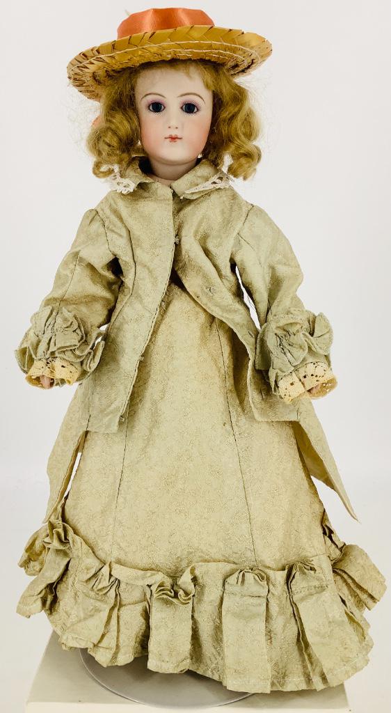 12" Reproduction Fashion Lady by Two Spirit Dolls. (1 of 1)