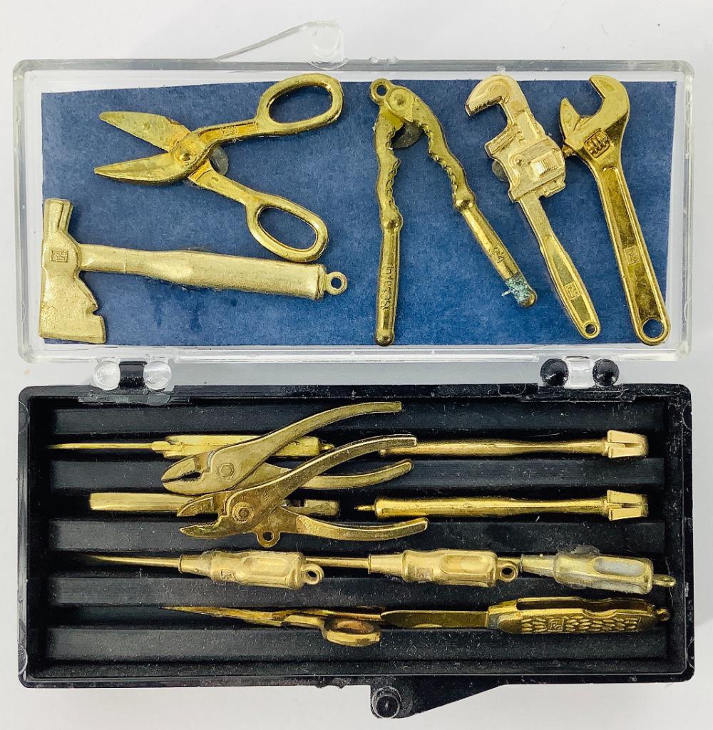 Buffet Crampon & Cie Paris miniature metal tool set. (1 of 2)
